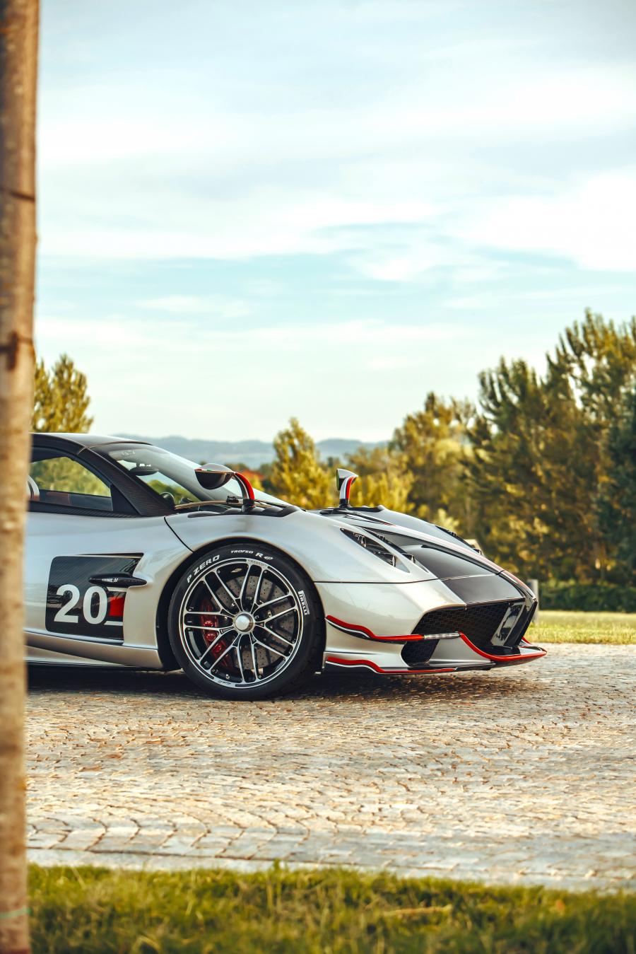 Детали экстерьера Pagani Huayra Roadster BC 2019 года  (фото 29 из 43)